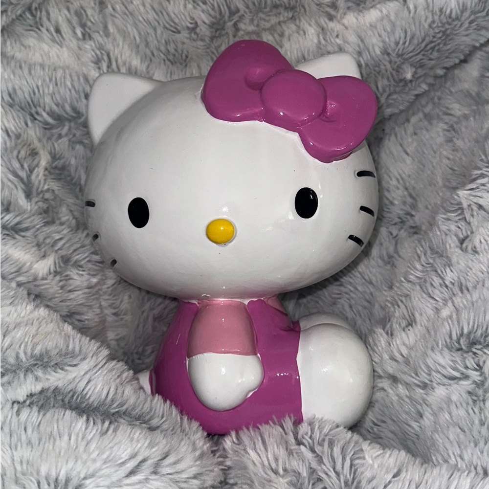 Hello Kitty Ceramic Coin Bank - Picture 2 of 3